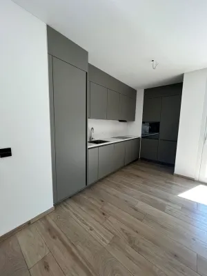 Res. Mikael, appartamento di 2.5 locali con giardino (PPP1), Arbedo