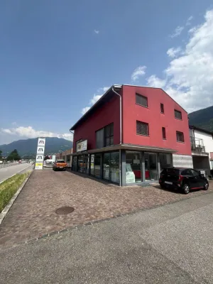 Casa Rossa, stabile commerciale/residenziale, Sant'Antonino